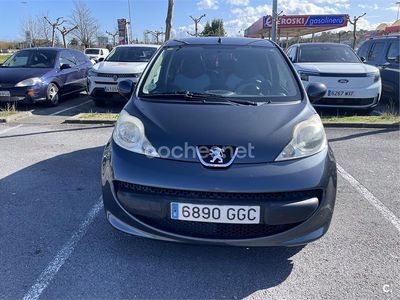 Usado Peugeot 107 Urban Move 68 CV (50 kW) 2008 Gris / plata Utilitario