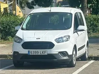 Usado Ford Tourneo Courier Ambiente 75 CV (55 kW) 2020 Blanco Monovolumen
