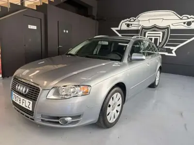Usado Audi A4 140 CV (102 kW) 2007 Gris Berlina