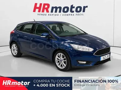 Usado Ford Focus Trend 125 CV (91 kW) 2015 Azul Berlina