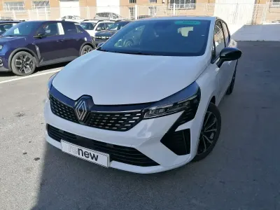 Usado Renault Clio V Techno 90 CV (66 kW) 2023 Blanco Berlina
