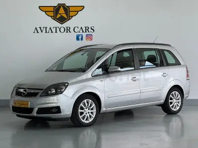 Usado Opel Zafira Enjoy 120 CV (88 kW) 2006 Gris / plata Monovolumen