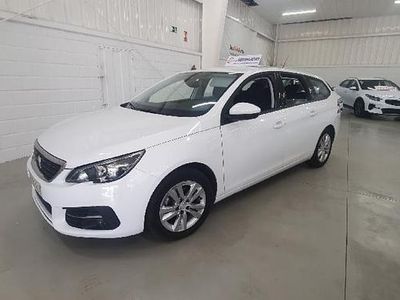 Usado Peugeot 308 Active 131 CV (96 kW) 2018 Blanco Familiar