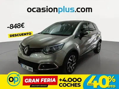 Usado Renault Captur Zen 120 CV (88 kW) 2016 Beige SUV