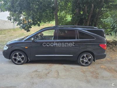 Negro Usado 2010 Ssangyong (KGM) Rodius Limited Monovolumen | 9000 € (Un poco caro)