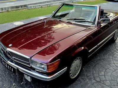 Usado Mercedes SL500 1986 Burdeos Descapotable
