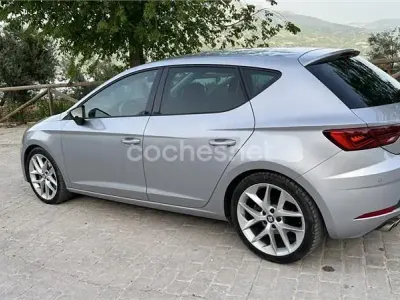 Usado Seat Leon FR 184 CV (135 kW) 2017 Gris / plata Berlina