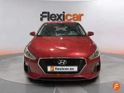 Käytetty Hyundai i30 120 HP (88 kW) 2018 Punainen