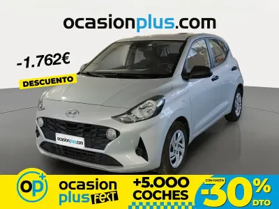 Usado Hyundai i10 67 CV (49 kW) 2022 Gris / plata Utilitario