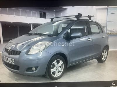Usado Toyota Yaris 69 CV (50 kW) 2010 Azul Utilitario