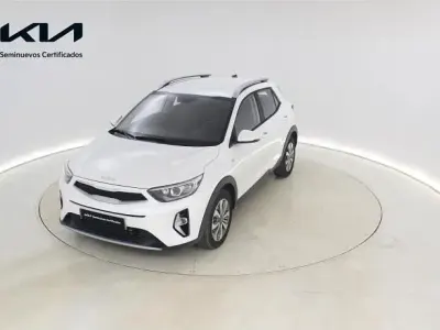 Usado Kia Stonic 100 CV (73 kW) 2025 Blanco SUV