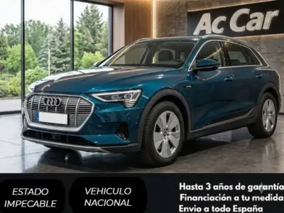 Usado Audi e-tron 300 kW (408 CV) 2021 Azul SUV