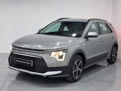Usado Kia Niro 141 CV (103 kW) 2024 Gris / plata SUV