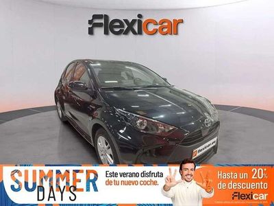 Usado Toyota Yaris Hybrid Active 116 CV (85 kW) 2021 Negro Utilitario