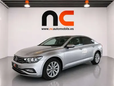 Usado VW Passat Executive 150 CV (110 kW) 2022 Plateado Familiar
