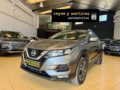 Usado Nissan Qashqai N-Connecta 140 CV (102 kW) 2020 Gris / plata SUV