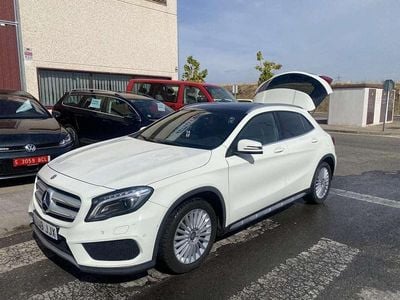 Blanco Usado 2015 Mercedes GLA200 AMG line SUV | 17.500 € (Caro)