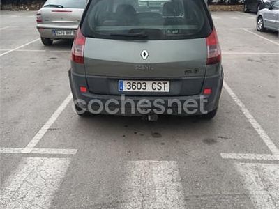 Usado Renault Grand Scénic II Dynamique 130 CV (95 kW) 2004 Verde Monovolumen
