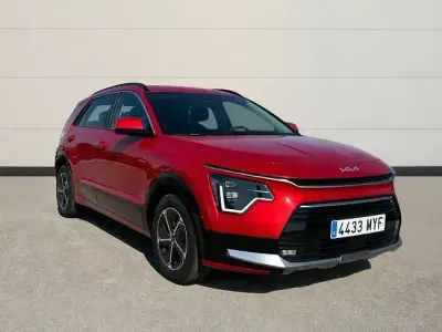 Usado Kia Niro 129 CV (94 kW) 2025 Rojo SUV