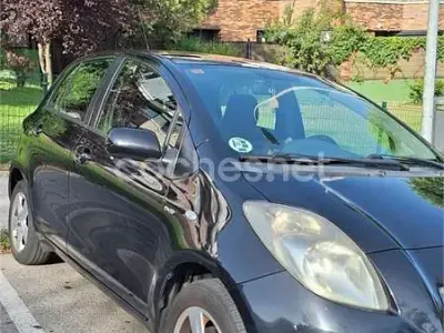 Usado Toyota Yaris 90 CV (66 kW) 2007 Negro Utilitario