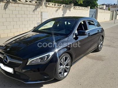 Usado Mercedes CLA200 Shooting Brake Urban 136 CV (100 kW) 2017 Negro Familiar