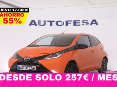 Usado Toyota Aygo X-cite 69 CV (50 kW) 2015 Rojo Utilitario