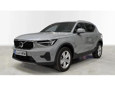 Käytetty Volvo XC40 Core 163 HP (119 kW) 2024 Harmaa Katumaasturi