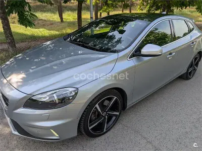 Usado Volvo V40 R-Design Momentum 245 CV (180 kW) 2014 Gris / plata Berlina