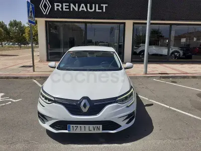 Usado Renault Mégane II Intens 115 CV (84 kW) 2021 Blanco Berlina