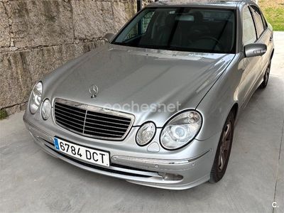 Usado Mercedes E320 Avantgarde 197 CV (144 kW) 2003 Gris / plata Berlina