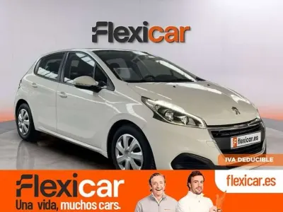 Usado Peugeot 208 Active 101 CV (74 kW) 2019 Blanco Utilitario