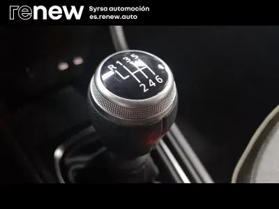 Usado Renault Captur Techno 100 CV (73 kW) 2025 Rojo SUV