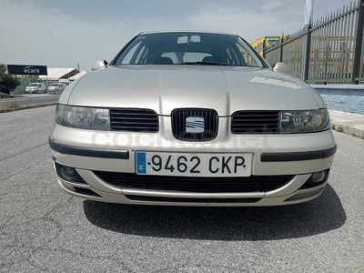 Usado Seat Leon Sport 105 CV (77 kW) 2005 Beige Utilitario