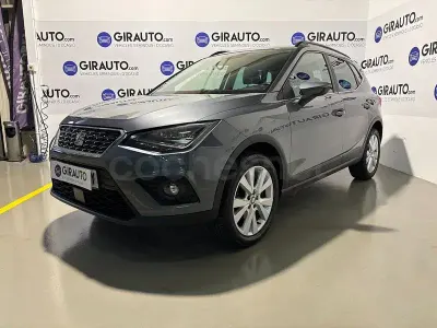 Usado Seat Arona Reference 95 CV (69 kW) 2017 Gris / plata SUV