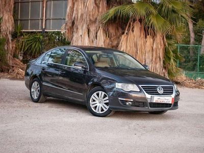Usado VW Passat Highline 170 CV (125 kW) 2007 Gris Berlina