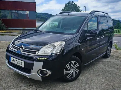 Usado Citroën Berlingo XTR 114 CV (83 kW) 2015 Negro Monovolumen