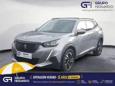 Usado Peugeot 2008 Allure 130 CV (95 kW) 2022 Gris SUV