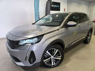 Usado Peugeot 3008 Allure 131 CV (96 kW) 2021 Gris SUV