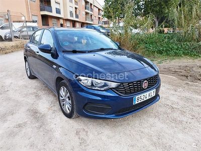 Usado Fiat Tipo Easy 95 CV (69 kW) 2018 Azul Berlina