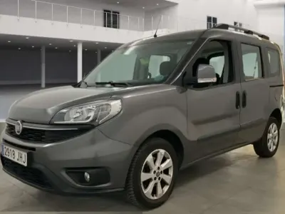 Usado Fiat Doblò Emotion 105 CV (77 kW) 2015 Gris Monovolumen