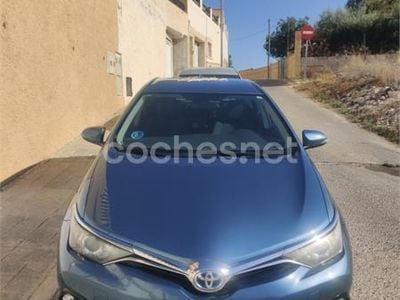 Toyota Auris Hybrid
