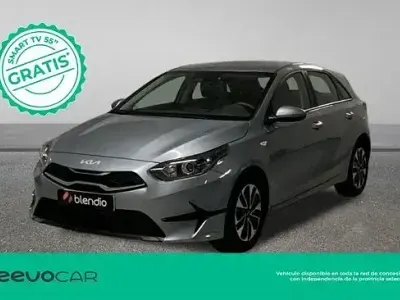 Usado Kia Ceed 100 CV (73 kW) 2024 Gris Utilitario