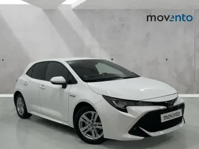 Używany Toyota Corolla Active 122 KM (89 kW) 2020 Biały Sedan/Limuzyna