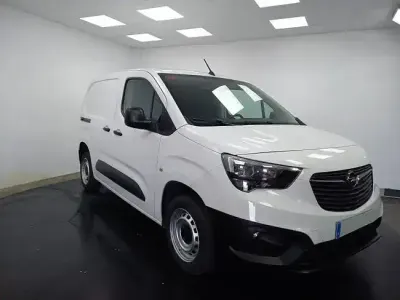Usado Opel Combo 102 CV (75 kW) 2021 Blanco Monovolumen