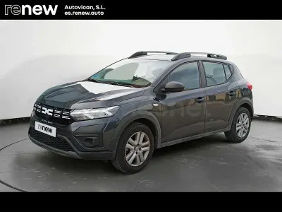 Usado Dacia Sandero Essentiel 101 CV (74 kW) 2023 Gris / plata Berlina