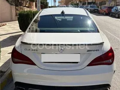 Usado Mercedes CLA200 136 CV (100 kW) 2014 Blanco Berlina