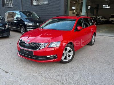 Rojo Usado 2019 Skoda Octavia Active Familiar | 13.500 € (Precio justo)