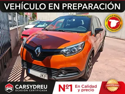 Usado Renault Captur Zen 90 CV (66 kW) 2015 Naranja SUV