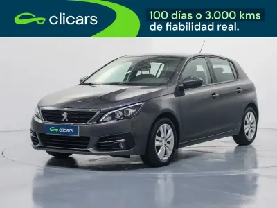 Usado Peugeot 308 Active 130 CV (95 kW) 2021 Gris / plata Berlina