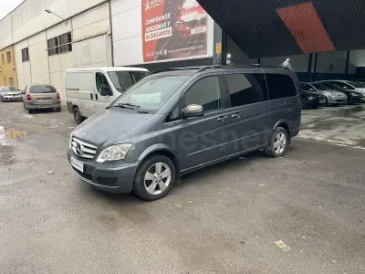 Usado Mercedes Viano 163 CV (119 kW) 2011 Gris / plata Monovolumen